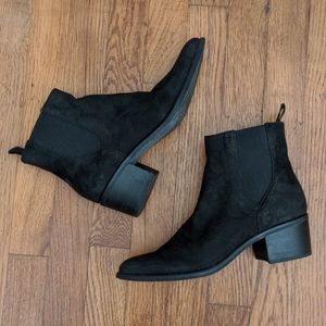 Dolce Vita Suede Colbey Black Ankle Booties
